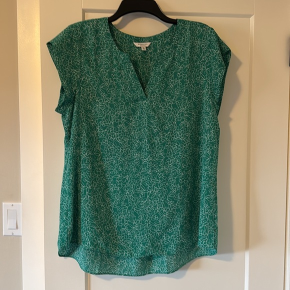 Short sleeved loose fitting blouse - Picture 2 of 4